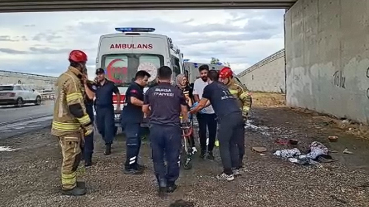 Bursa’da köprülü kavşakta feci kaza: 3 ölü, 2 ağır yaralı