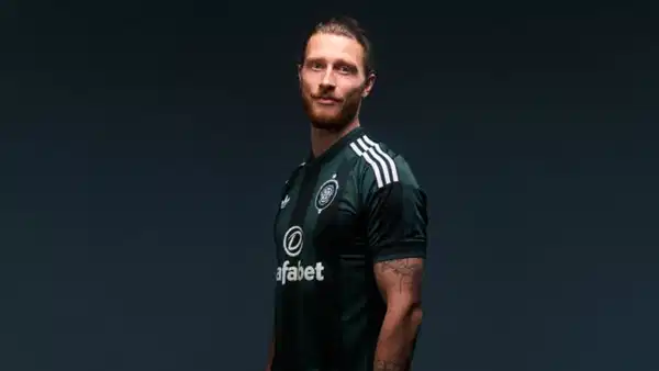 Celtic, Kasper Hogh’u renklerine bağladı!