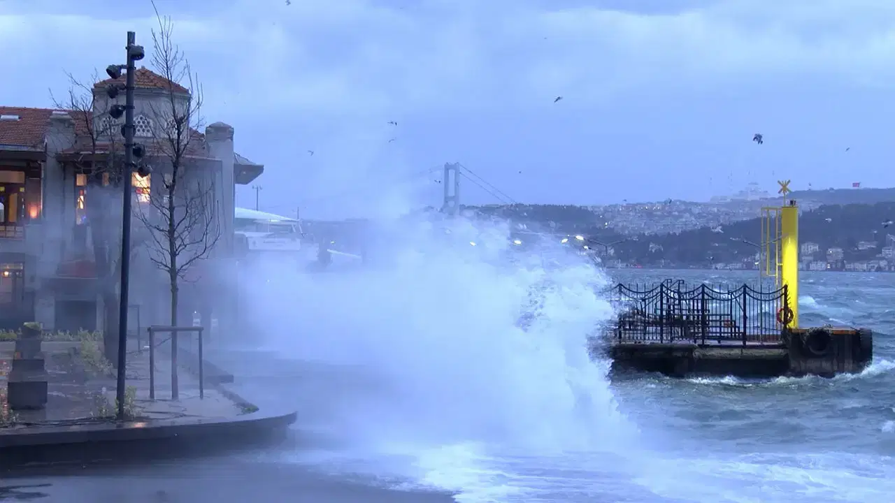 AKOM tarih vererek uyardı: İstanbul’da fırtına bekleniyor